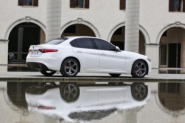 Soul stirring Alfa Romeo Giulia arrives-Autodealer