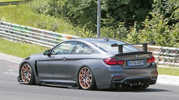 Prototype BMW M4 GTS looking hardcore at the ‘Ring-Autodealer