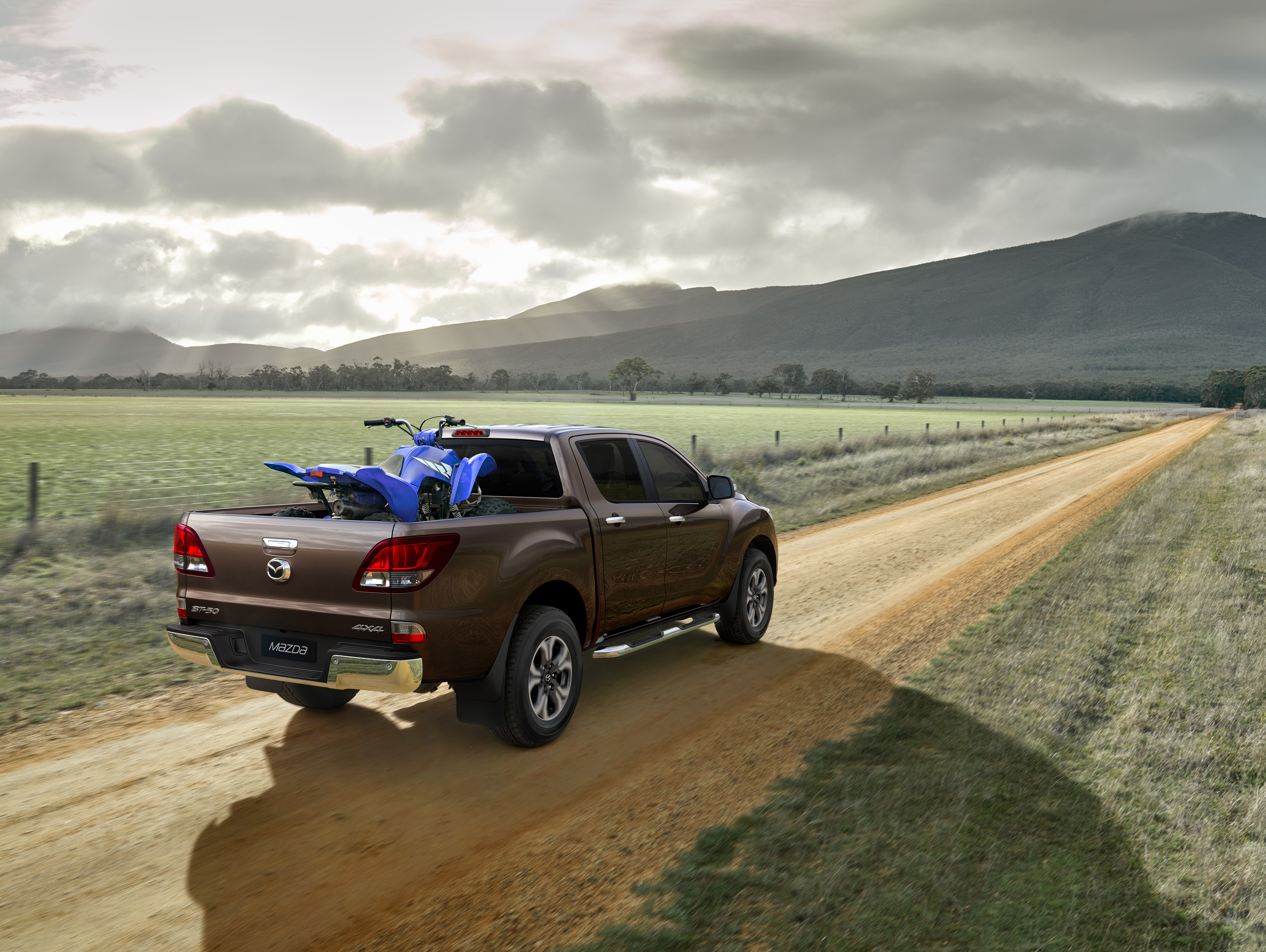 Mazda’s BT-50 revamped for 2017-Autodealer