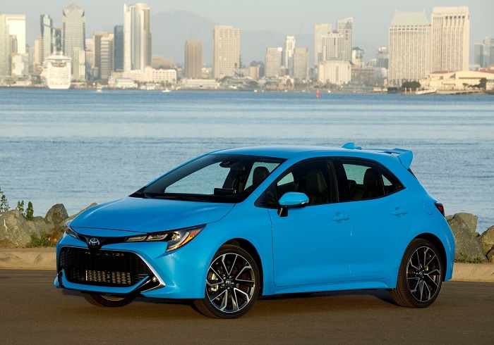 New Toyota Corolla dons less prominent disguise-Autodealer