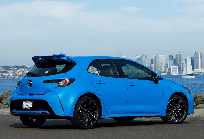 New Toyota Corolla dons less prominent disguise-Autodealer