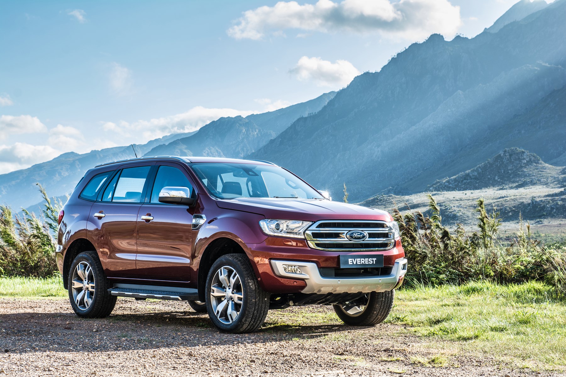 Ford Everest scaling new heights-Autodealer