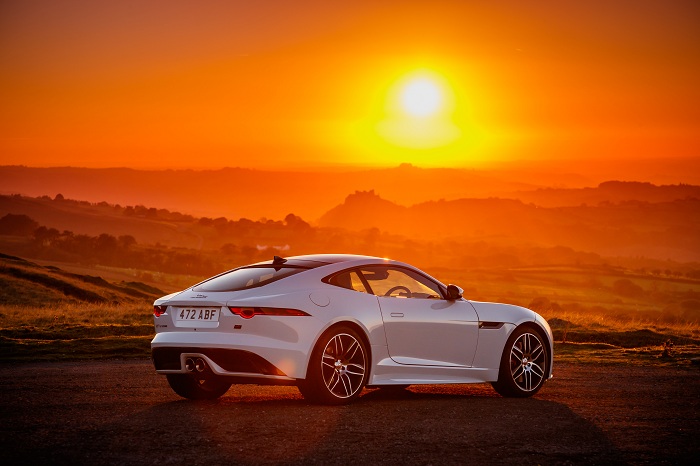 Jaguar rolls out updated F-Type along with Chequered Flag edition-Autodealer