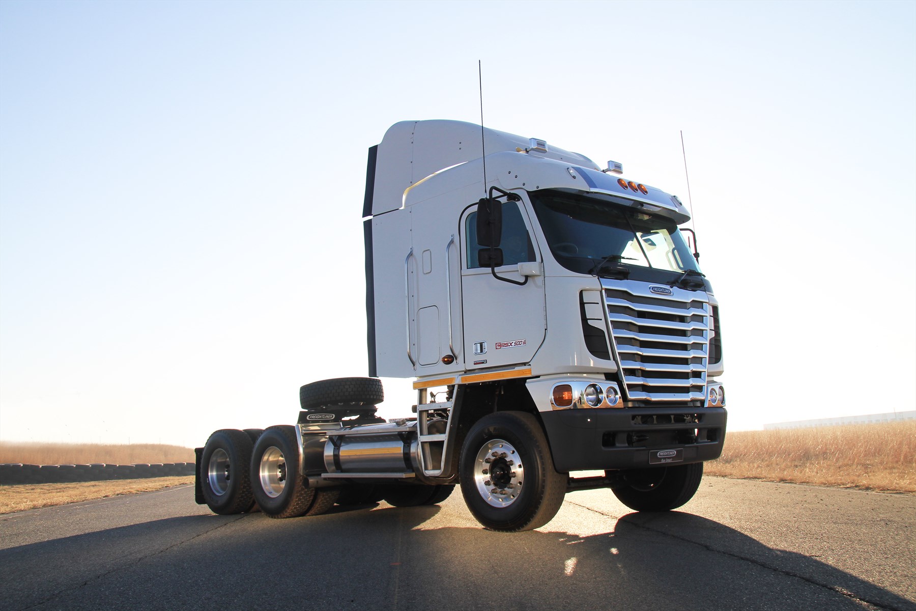 Daimler trucks puts on a great show-Autodealer