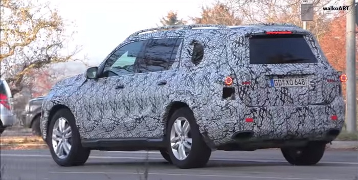 Disguised next Mercedes-Benz GLS still looks imposing as testing continues-Autodealer
