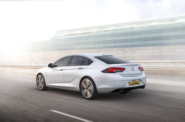 Vauxhall the first to reveal new Insignia Grand Sport-Autodealer