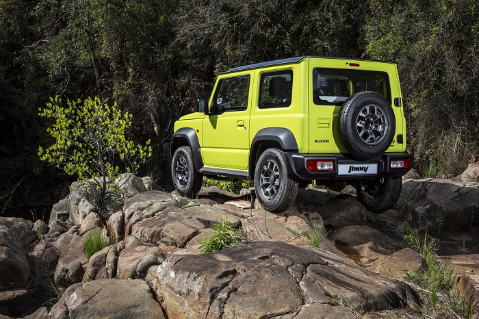 New Suzuki Jimny driven-Autodealer
