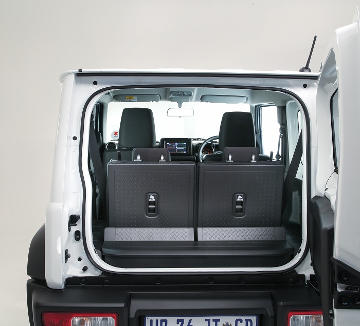 New Suzuki Jimny driven-Autodealer