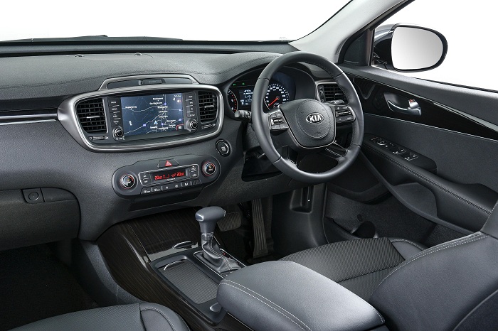 Diesel exclusive, refreshed Kia Sorento priced-Autodealer