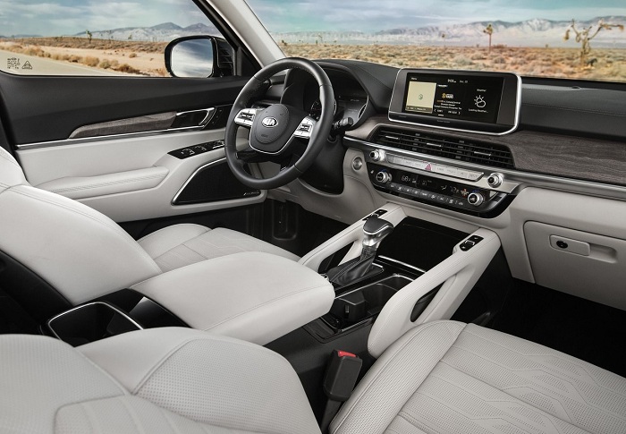 Mammoth Kia Telluride steps into Detroit-Autodealer