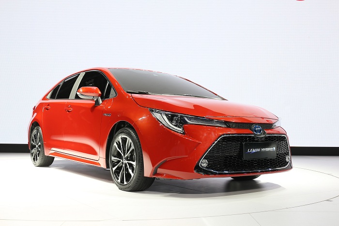 This is it: Sleeker Toyota Corolla Sedan (finally) makes world debut-Autodealer