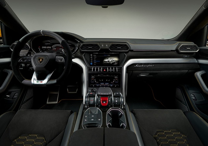 Lamborghini Urus touches down-Autodealer