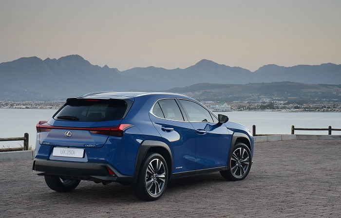 Lexus UX defies convention-Autodealer
