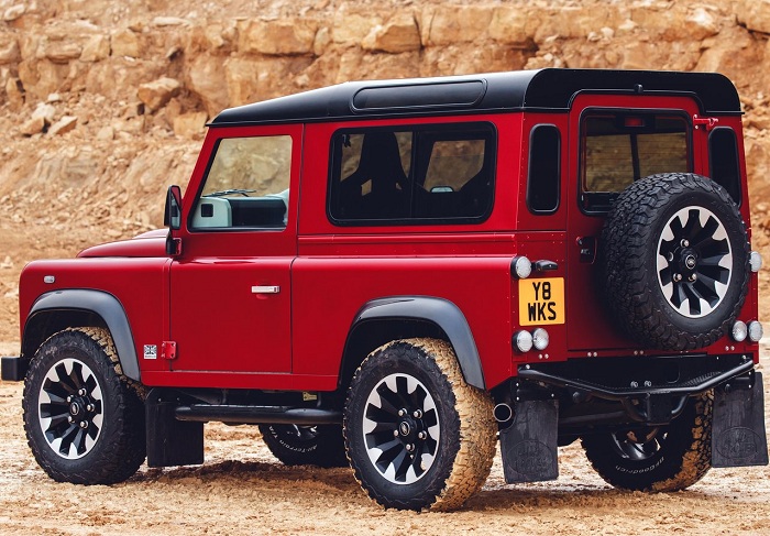 Land Rover Classic brings Defender back with 298 kW Works V8-Autodealer