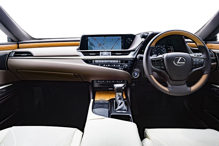 Lexus puts a price on extensively reworked new ES-Autodealer
