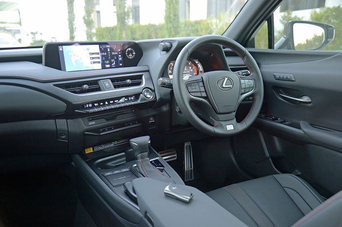 Lexus UX defies convention-Autodealer