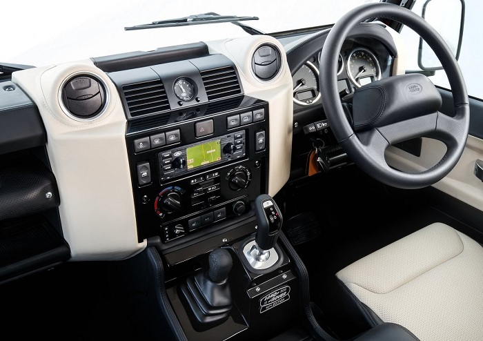 Land Rover Classic brings Defender back with 298 kW Works V8-Autodealer