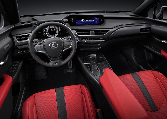 Lexus' smallest crossover (finally) out in the open-Autodealer