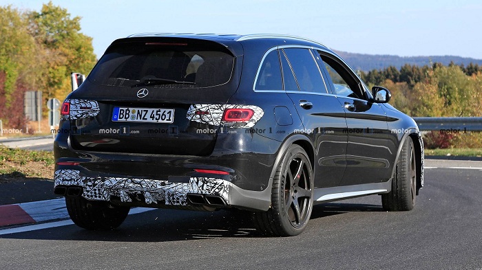 Facelifted Mercedes-AMG GLC 63 spied heading for the ‘Ring-Autodealer