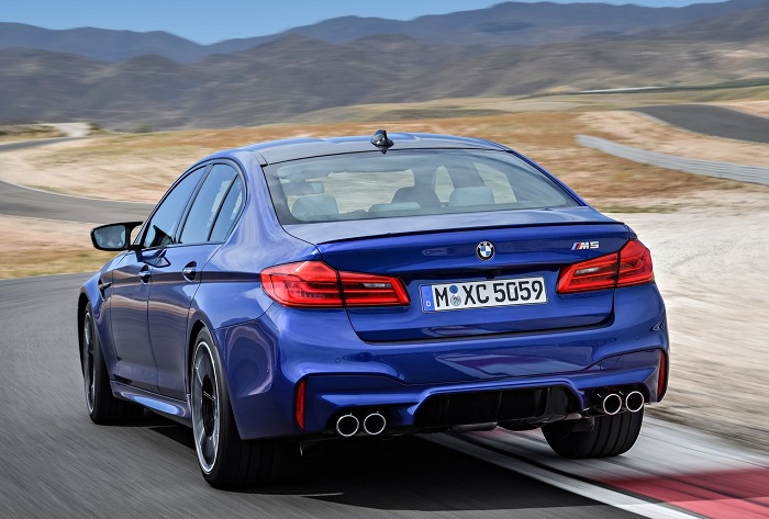 This is it: BMW unveils 441 kW, AWD M5-Autodealer