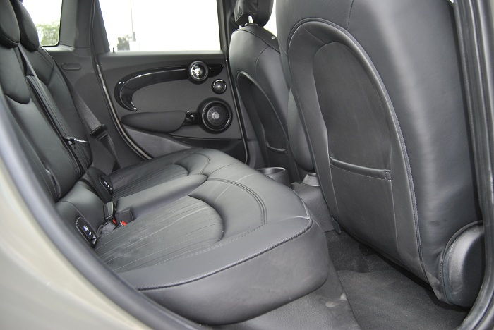 Five-door Mini Cooper S plays the deception game-Autodealer