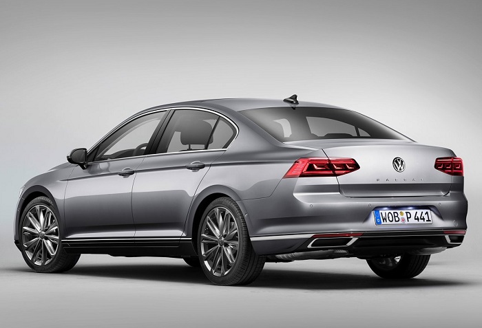 Restyled, European Volkswagen Passat revealed ahead of Geneva debut-Autodealer