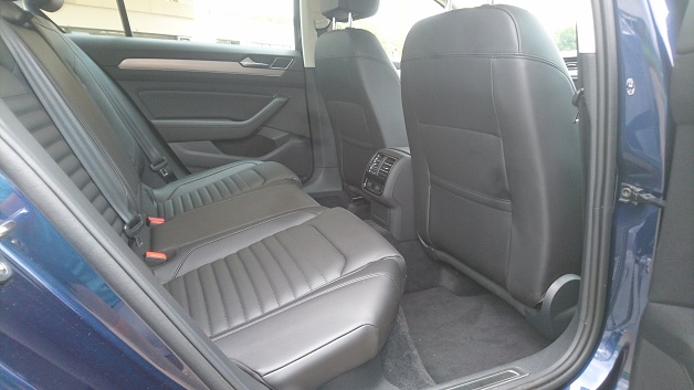 VW Passat TDI a smooth sensation-Autodealer