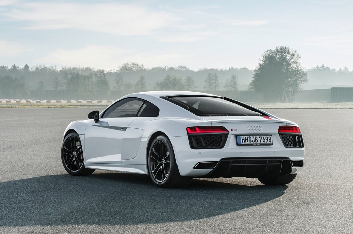 RWD Audi R8 and autonomous concepts bow in Frankfurt-Autodealer