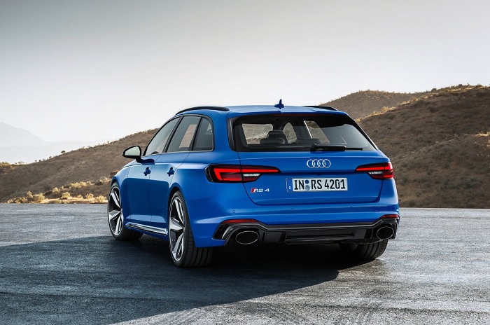 Audi's practical 331 kW RS4 Avant touches down-Autodealer