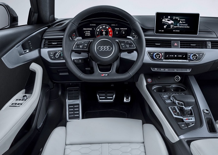 Audi's practical 331 kW RS4 Avant touches down-Autodealer