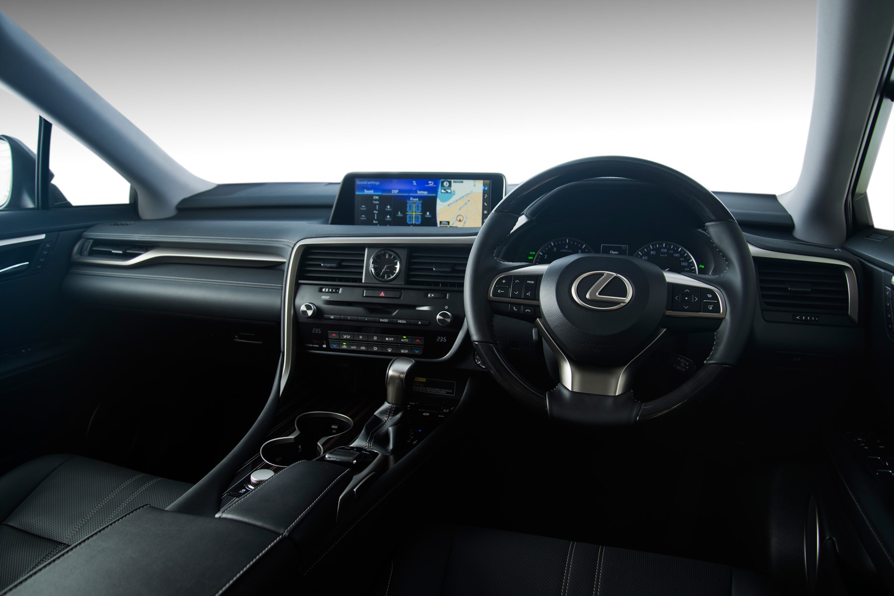 The striking new Lexus RX driven-Autodealer