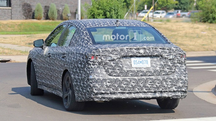 Next Subaru Legacy spied with more than subtle upgrades-Autodealer