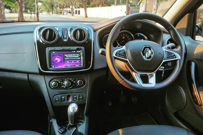 Renault steps Sandero up-Autodealer