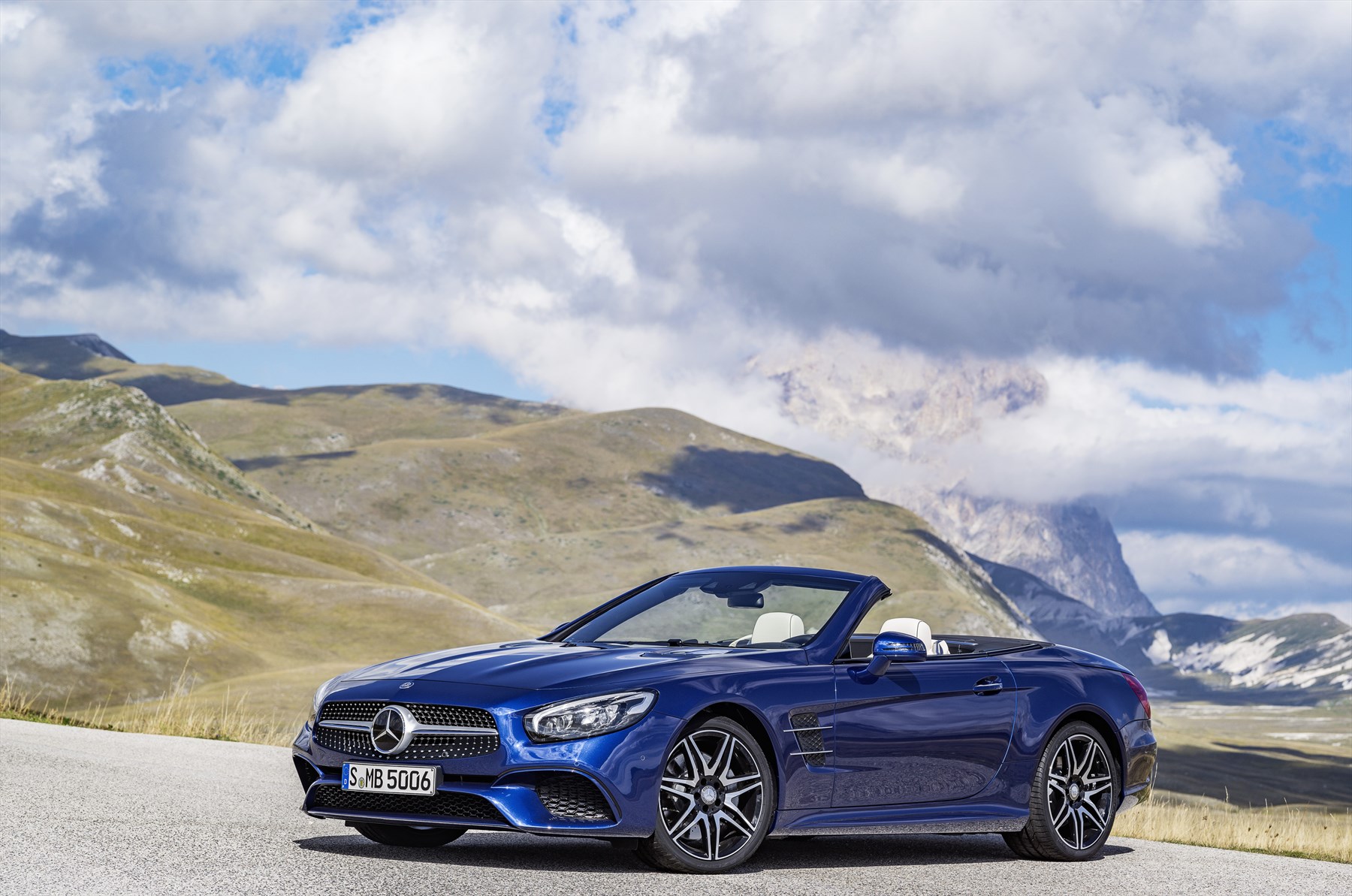 Mercedes-Benz and Mercedes-AMG model assault-Autodealer