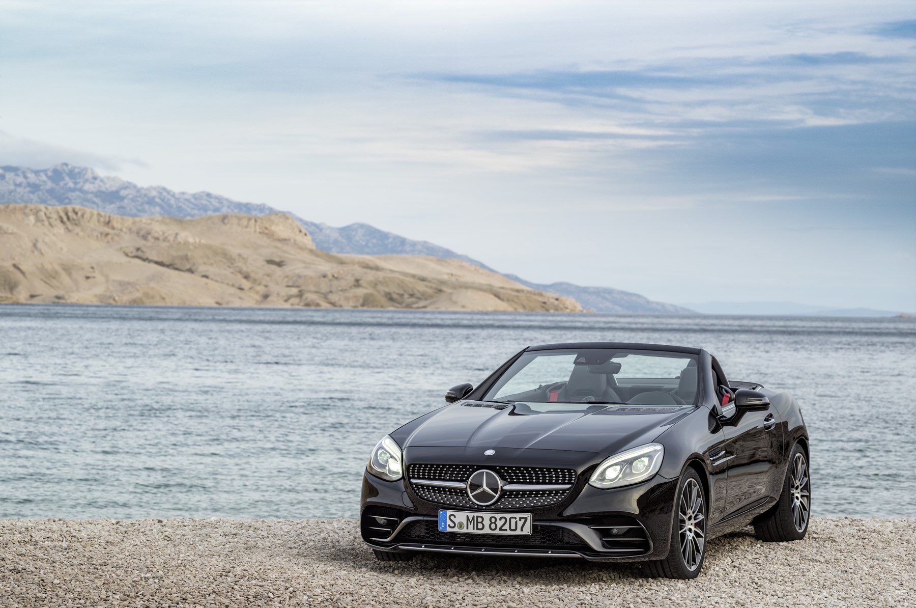 Mercedes-Benz and Mercedes-AMG model assault-Autodealer