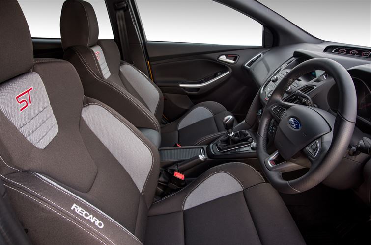 Ford’s improved Focus ST impresses-Autodealer