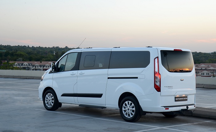 Refreshed Ford Tourneo Custom makes large entry-Autodealer