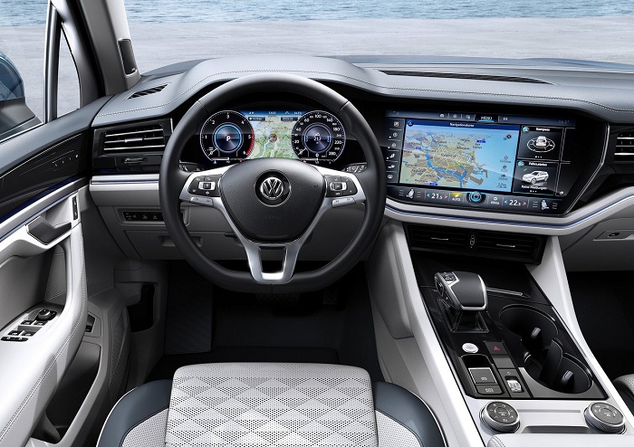 Volkswagen debuts tech loaded, lighter new Touareg-Autodealer