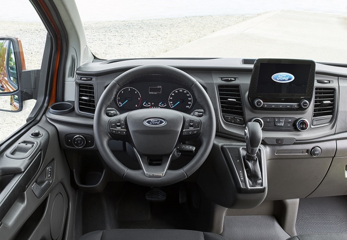 Load lugging Ford Transit Custom goes under the knife-Autodealer