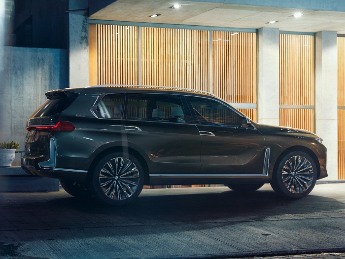 Massive concept BMW X7 leaks online ahead of Frankfurt reveal-Autodealer