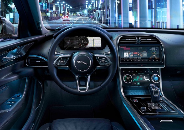 Updated Jaguar XE debuts with more kit and a redesigned interior-Autodealer