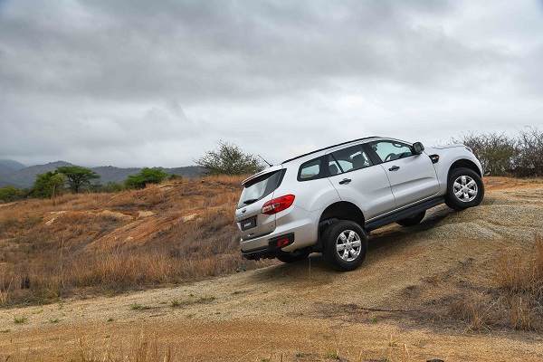 Ford Everest on a high with new 2.2 TDCi-Autodealer