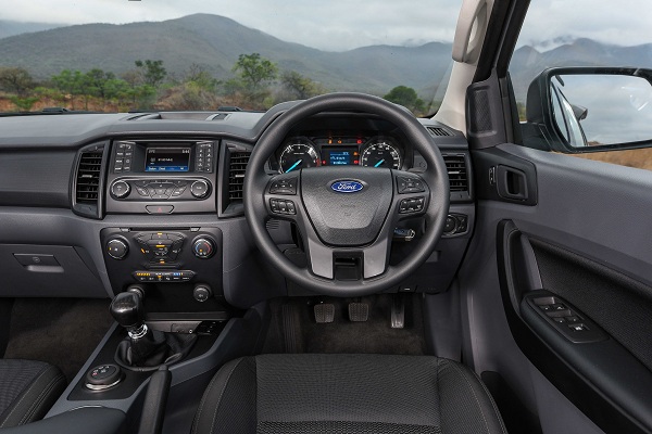 Ford Everest on a high with new 2.2 TDCi-Autodealer