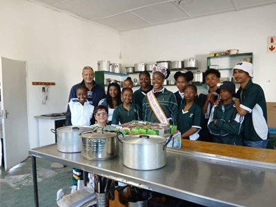 Getuigskrif van hoop: Cradock-vrywilligers bring lig by Vukasebenze