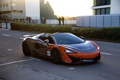 Supermotors smeer strate swart
