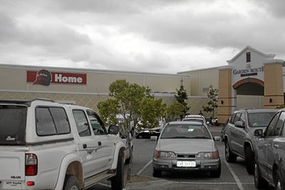 Update: Armed robbery at GR Mall