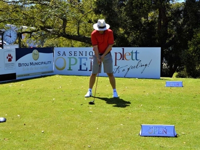 Mayor sets pace for Bitou golfing week