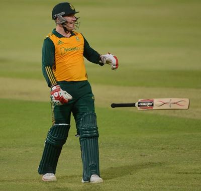 Dolphins pip Cobras in thriller
