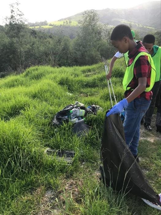 Cleaning Touwsranten for football