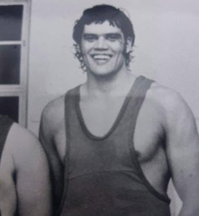 Tributes pour in for legendary Roodepoort wrestler, Danie Voges